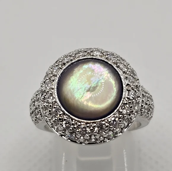 Vintage Mother of Pearl Sterling Silver Diamond Ring Size 7! - Picture 5 of 7